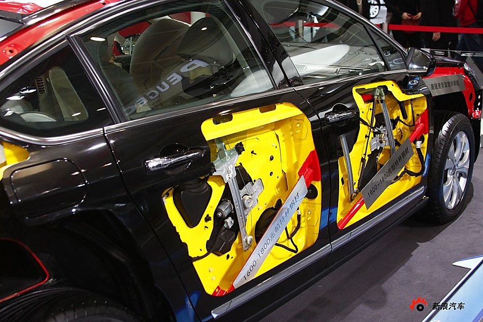 雪铁龙C5切割车