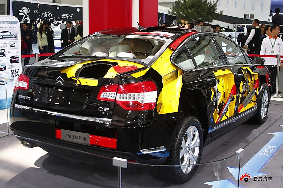 雪铁龙C5切割车