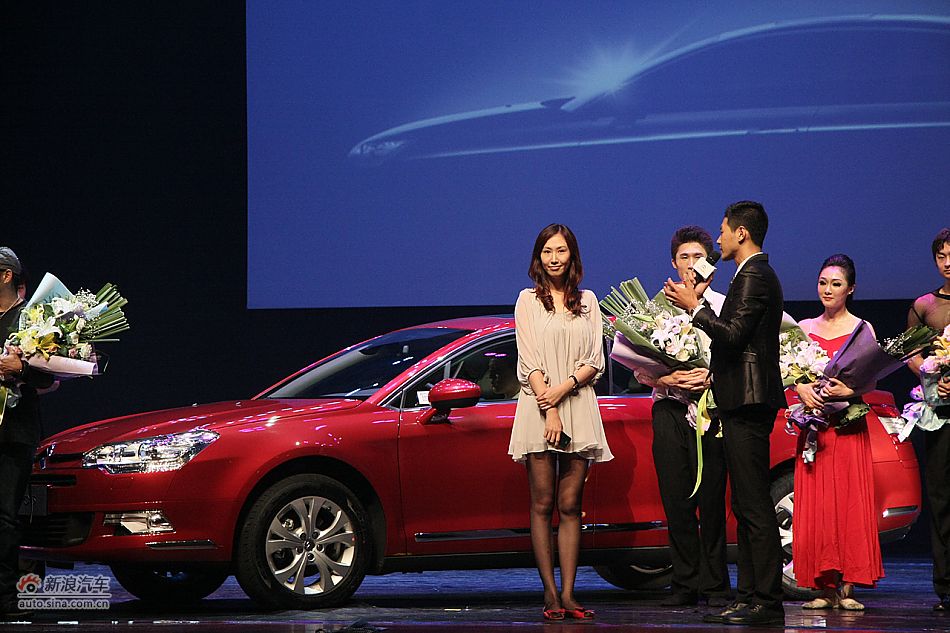 东风雪铁龙C5拉菲红首位车主