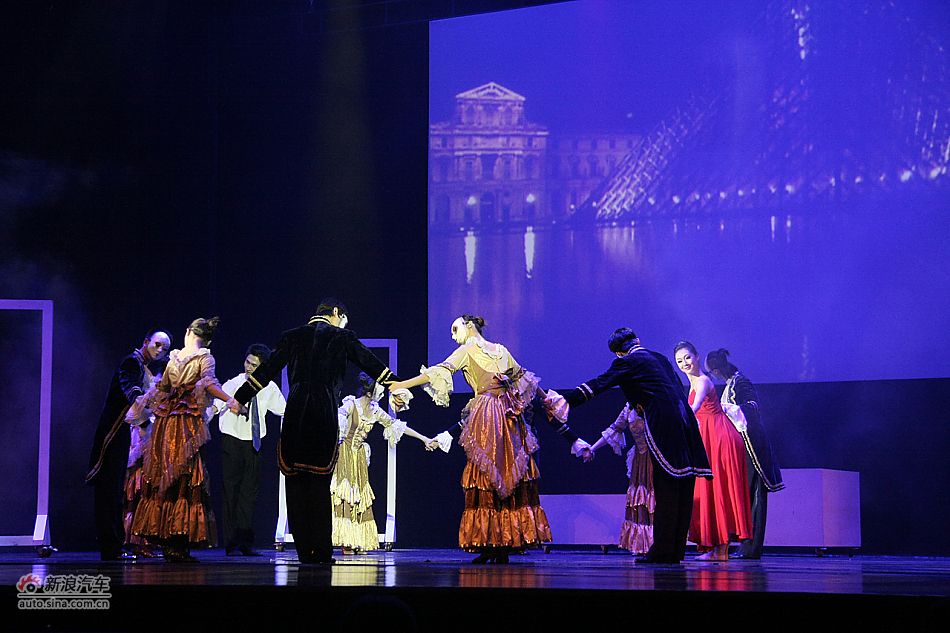 东风雪铁龙C5拉菲红上市现场