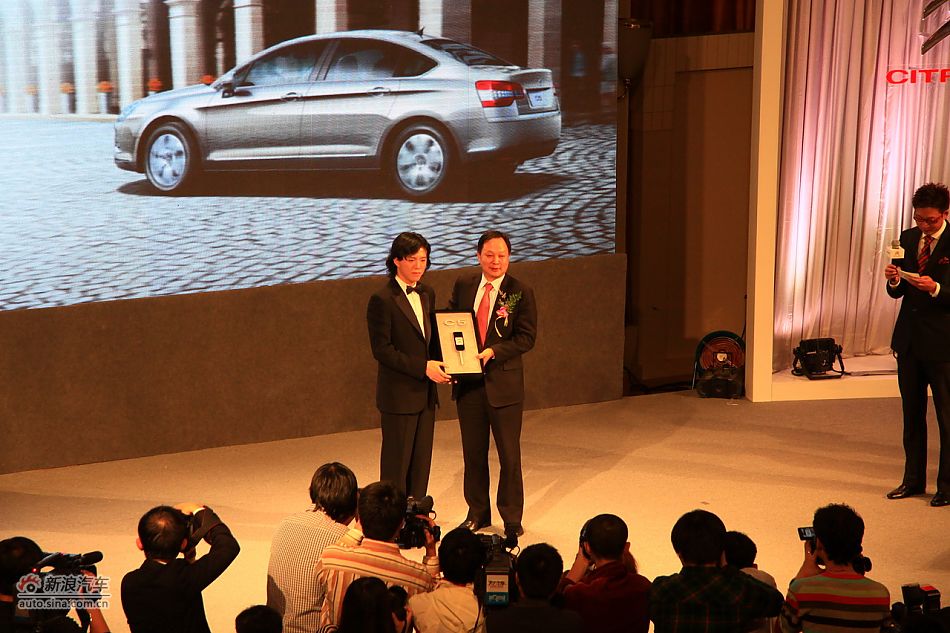 国际钢琴家李云迪