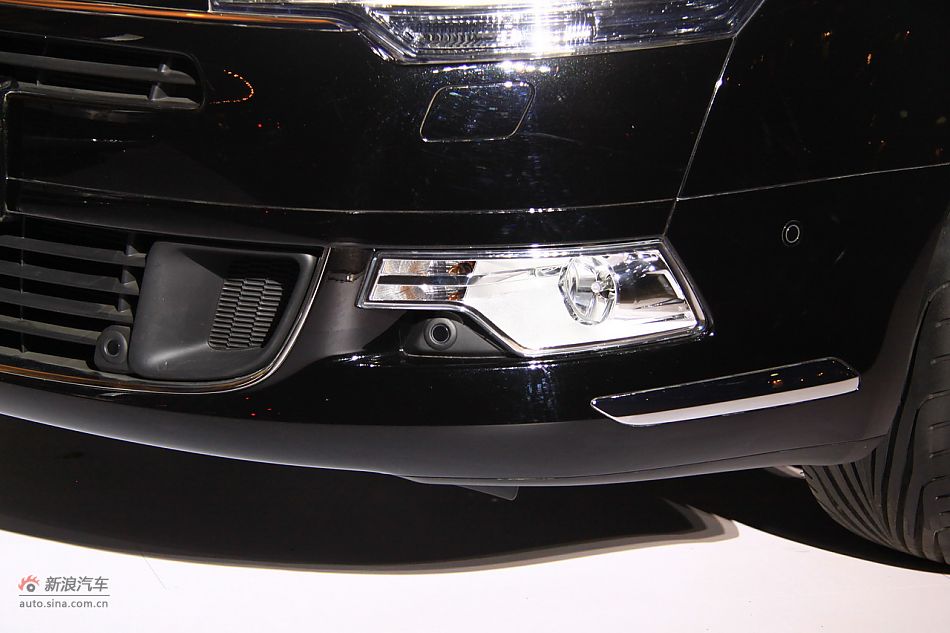 2011款东风雪铁龙C5上市现场展示车型