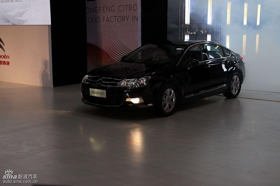 东风雪铁龙C5下线发布会