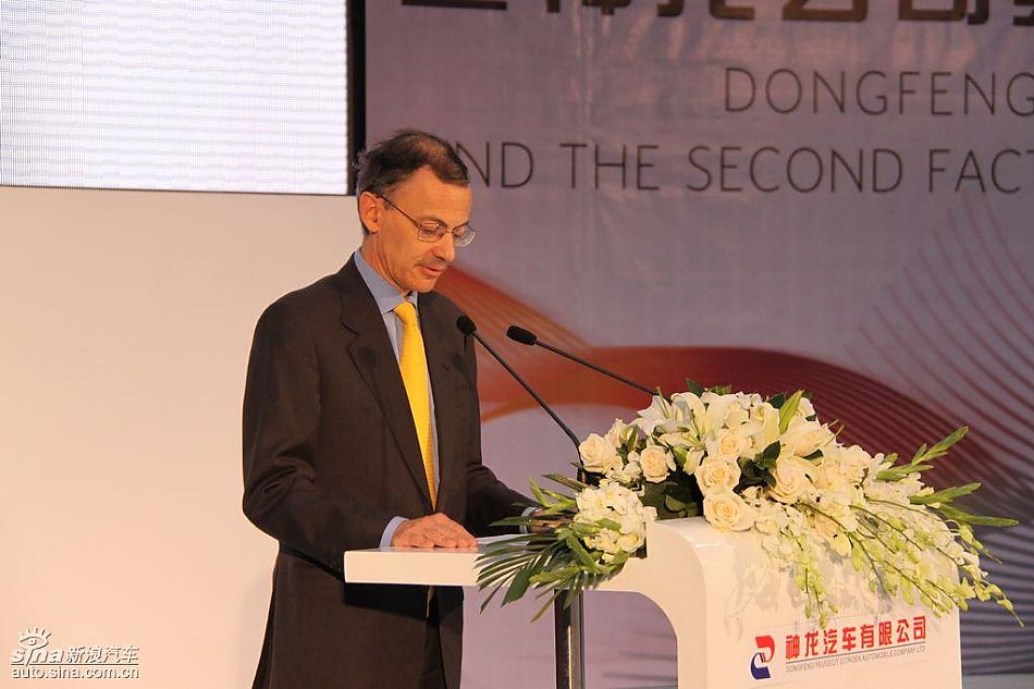 法国驻华大使馆公使衔参赞 丁合复 先生