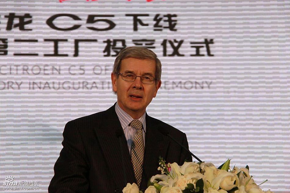 标志雪铁龙集团总裁 菲利普-瓦兰 先生