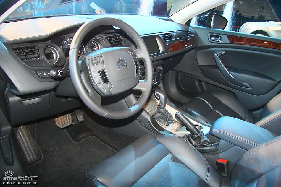 东风雪铁龙C5内饰