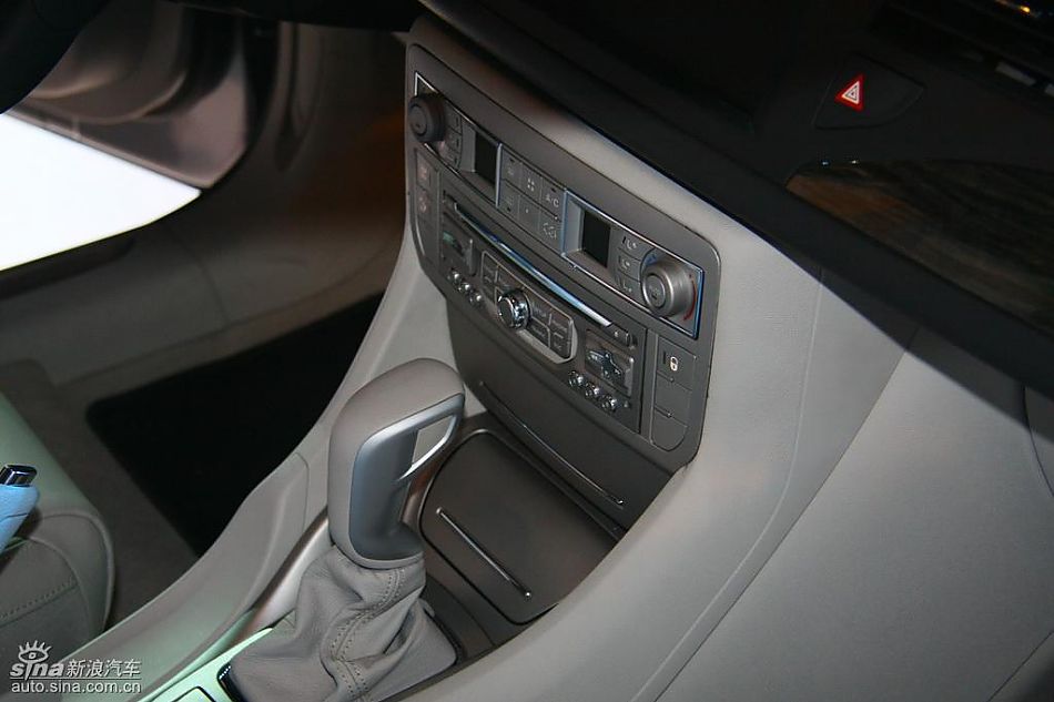 东风雪铁龙C5内饰
