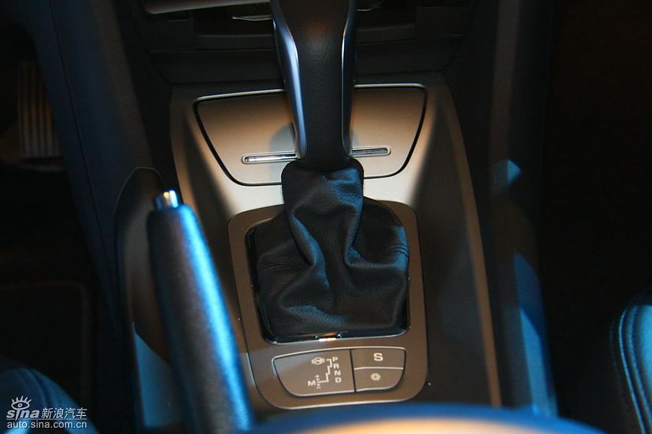 东风雪铁龙C5内饰