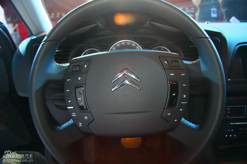 东风雪铁龙C5内饰
