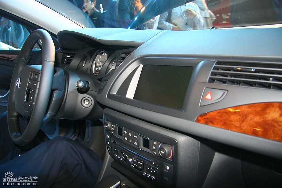 东风雪铁龙C5内饰