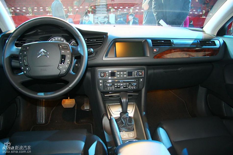 东风雪铁龙C5内饰