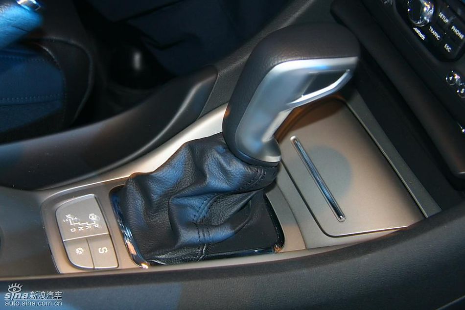 东风雪铁龙C5内饰