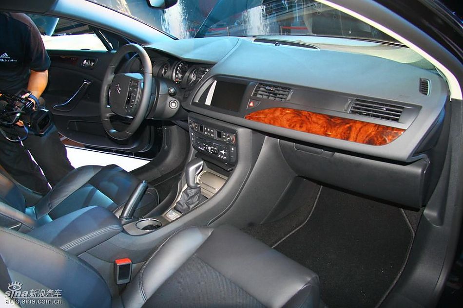 东风雪铁龙C5内饰