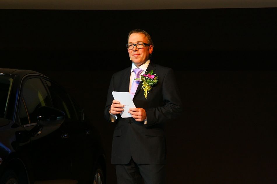 雪铁龙首席设计师利奥得讲解新车