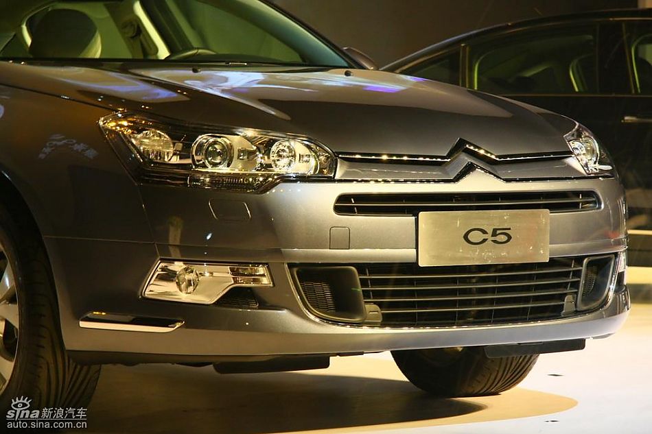 东风雪铁龙C5发布会现场新车亮相