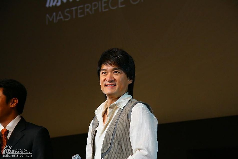 周华健为东风雪铁龙C5献唱