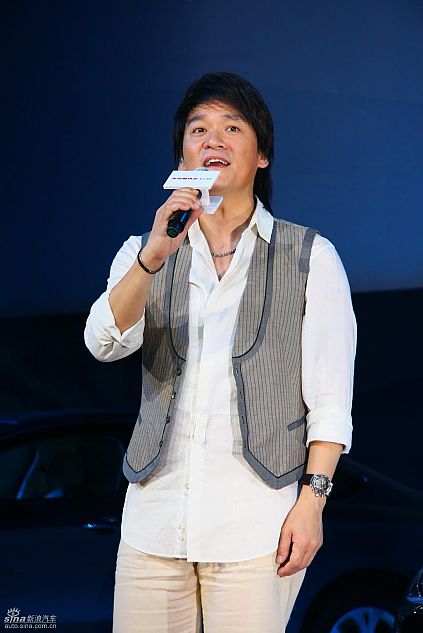 周华健为东风雪铁龙C5献唱