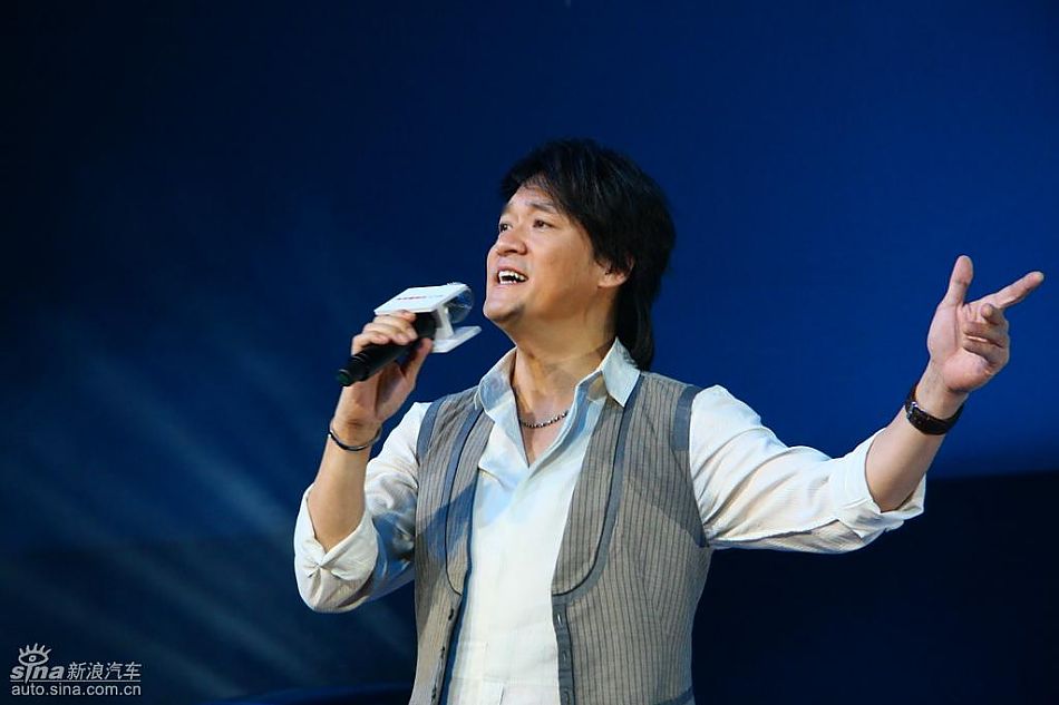 周华健为东风雪铁龙C5献唱