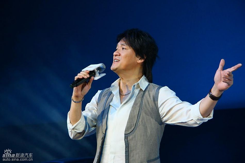 周华健为东风雪铁龙C5献唱
