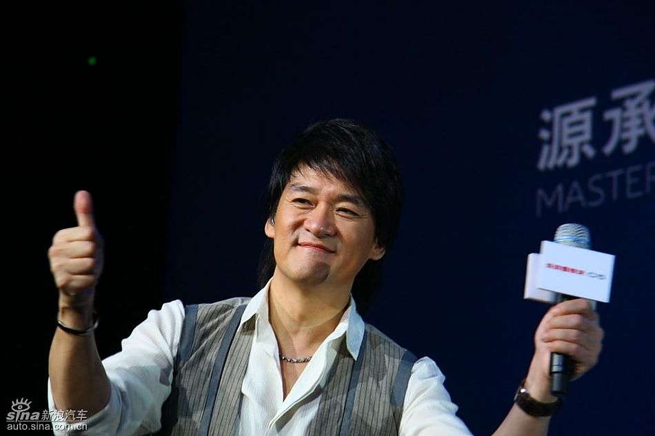 周华健为东风雪铁龙C5献唱