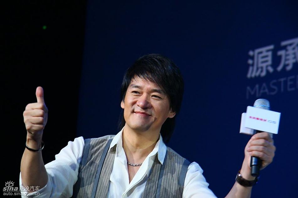 周华健为东风雪铁龙C5献唱