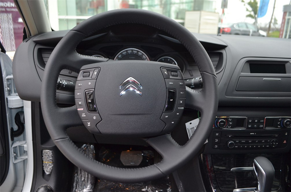 东风雪铁龙C5 2.0L自动尊享型