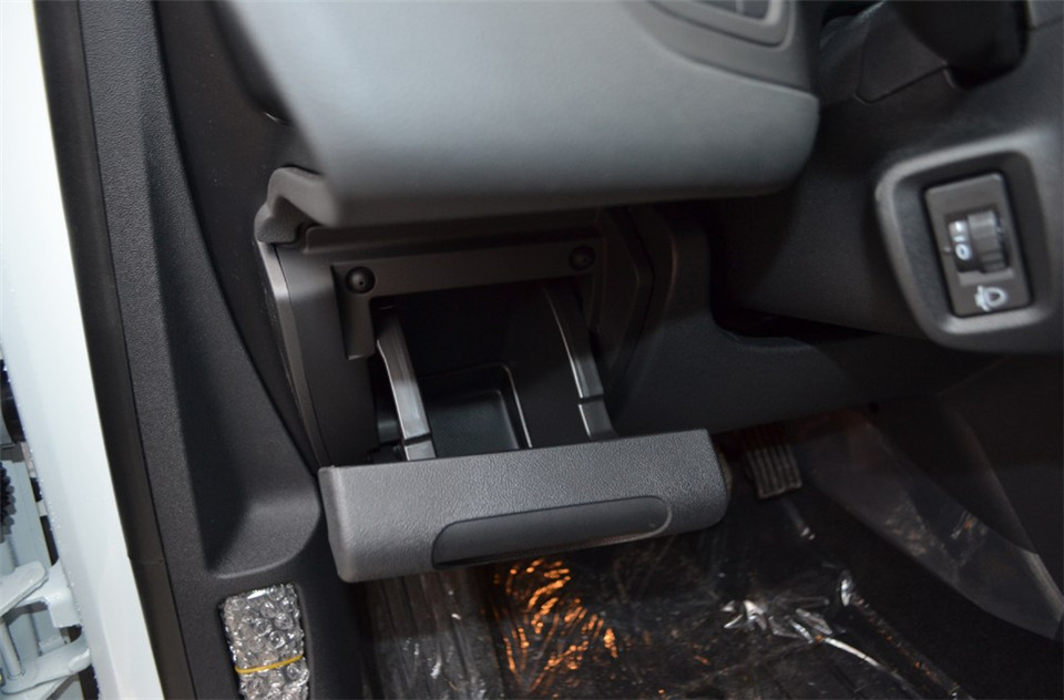 东风雪铁龙C5 2.0L自动尊享型