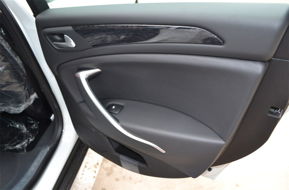 东风雪铁龙C5 2.0L自动尊享型