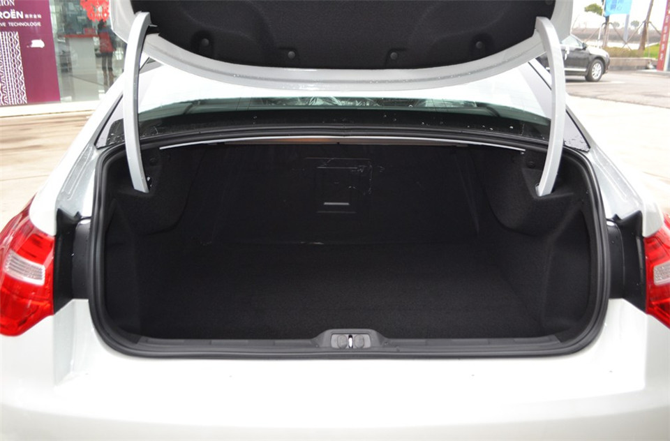 东风雪铁龙C5 2.0L自动尊享型