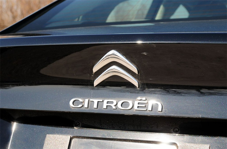 东风雪铁龙C5 2.0L自动尊享型