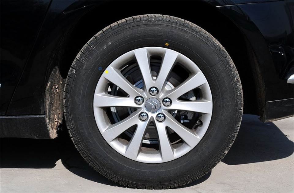 东风雪铁龙C5 2.0L自动尊享型