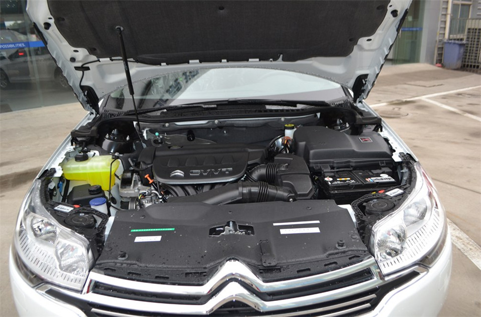 东风雪铁龙C5 2.0L自动尊享型