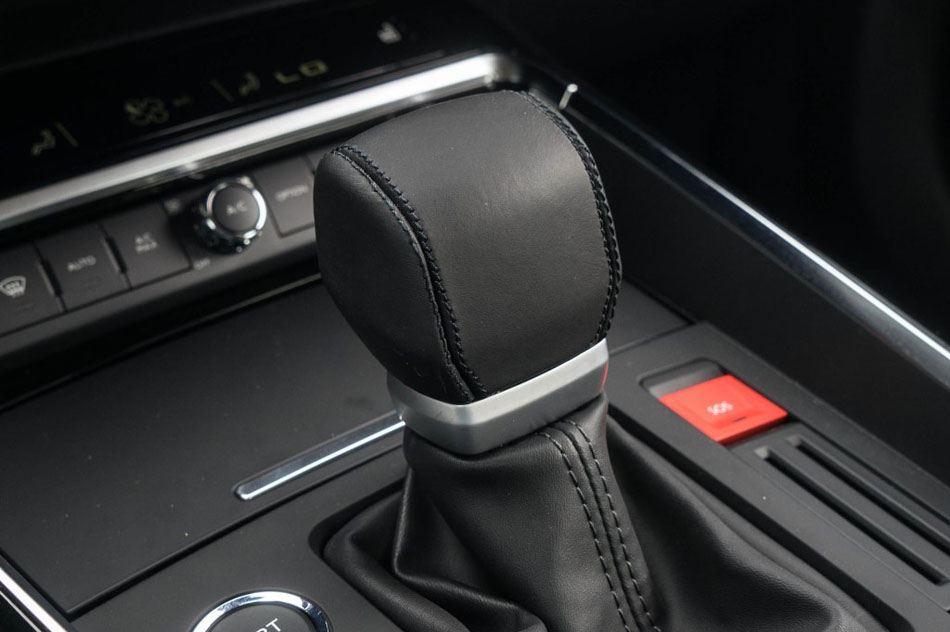 2017款 380THP 自动尊贵型 内饰