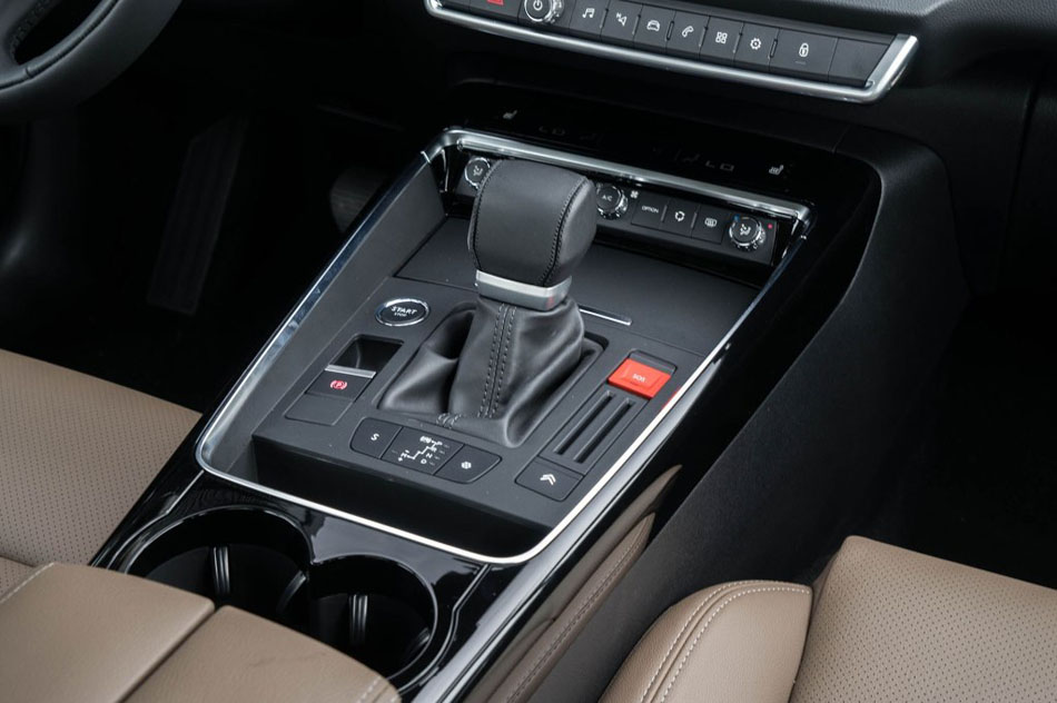 2017款 380THP 自动尊贵型 内饰