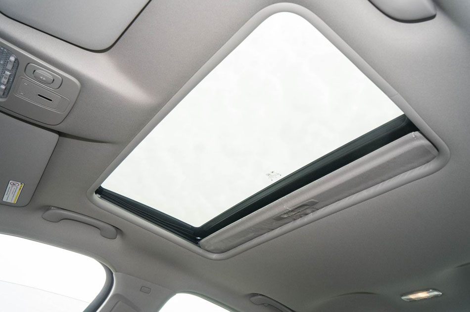 2017款 380THP 自动尊贵型 座椅空间