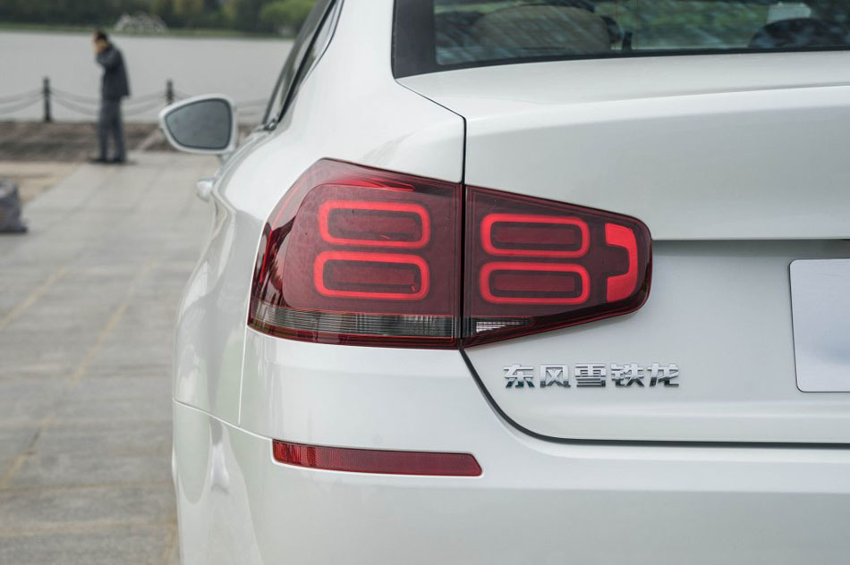 2017款 380THP 自动尊贵型 细节