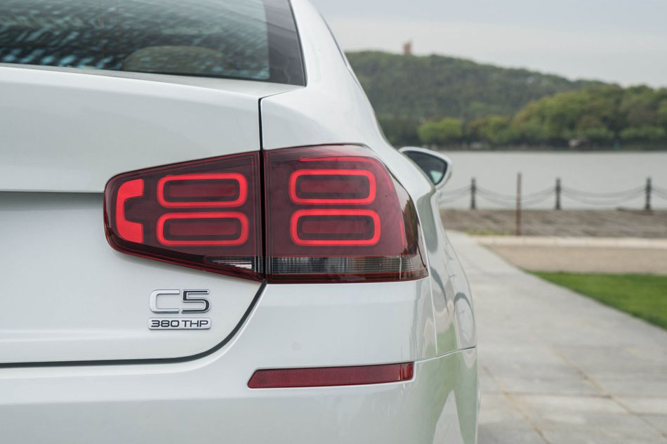 2017款 380THP 自动尊贵型 细节