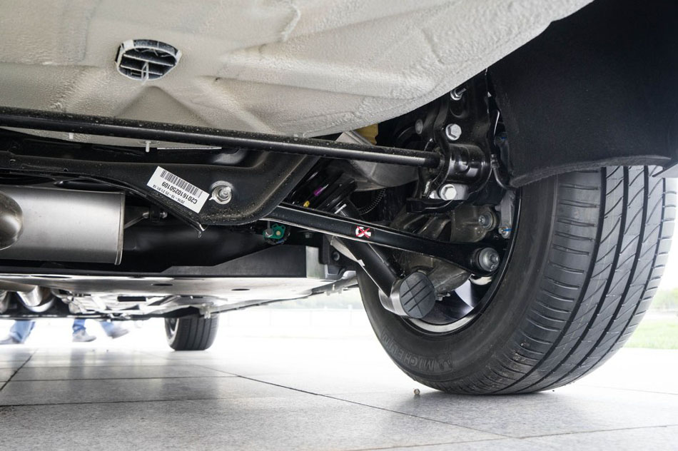 2017款 380THP 自动尊贵型 引擎地盘