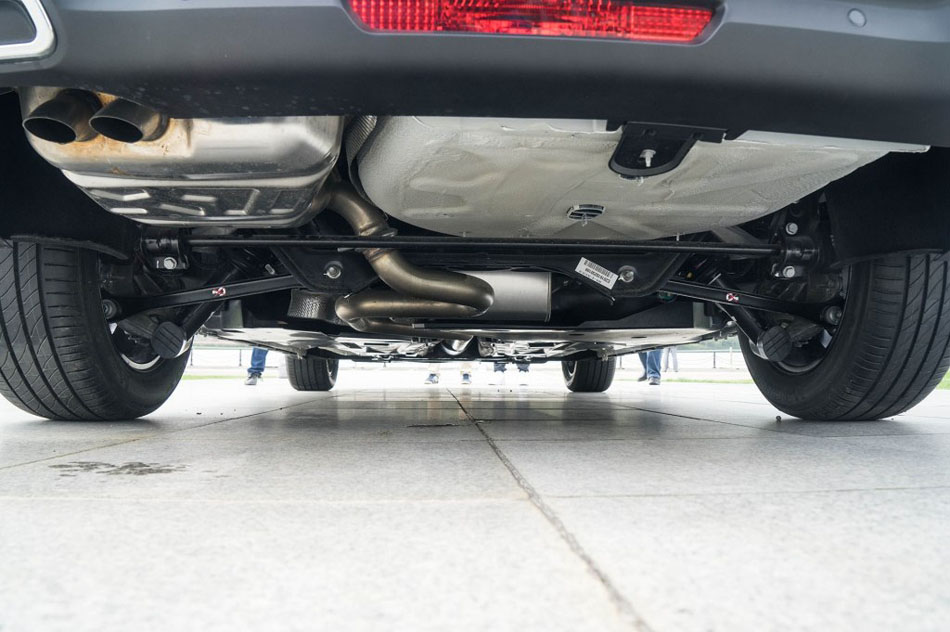 2017款 380THP 自动尊贵型 引擎地盘