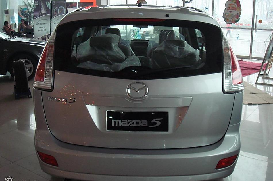 全新马自达5到店实拍