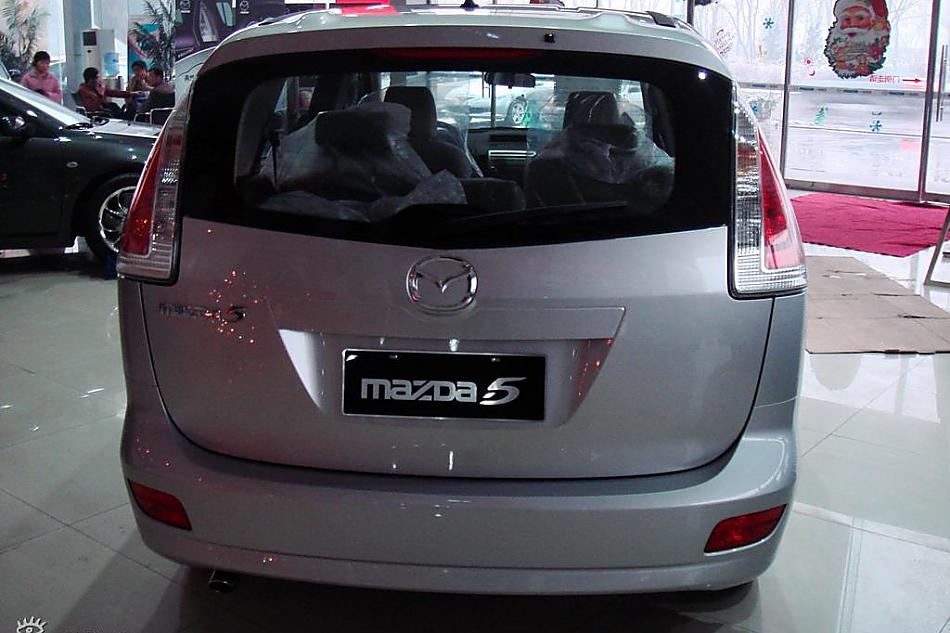 全新马自达5到店实拍