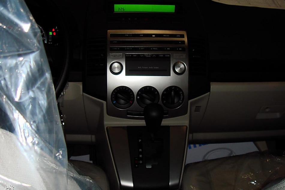 全新马自达5到店实拍