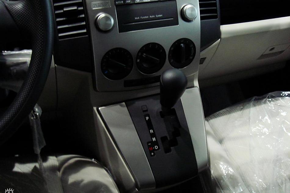 全新马自达5到店实拍