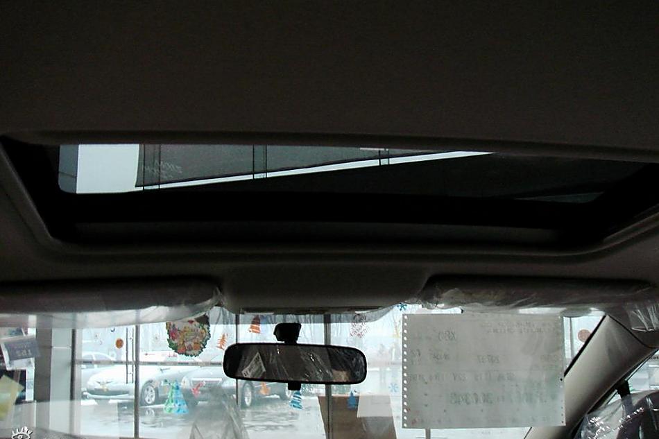 全新马自达5到店实拍