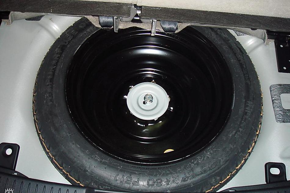 全新马自达5到店实拍