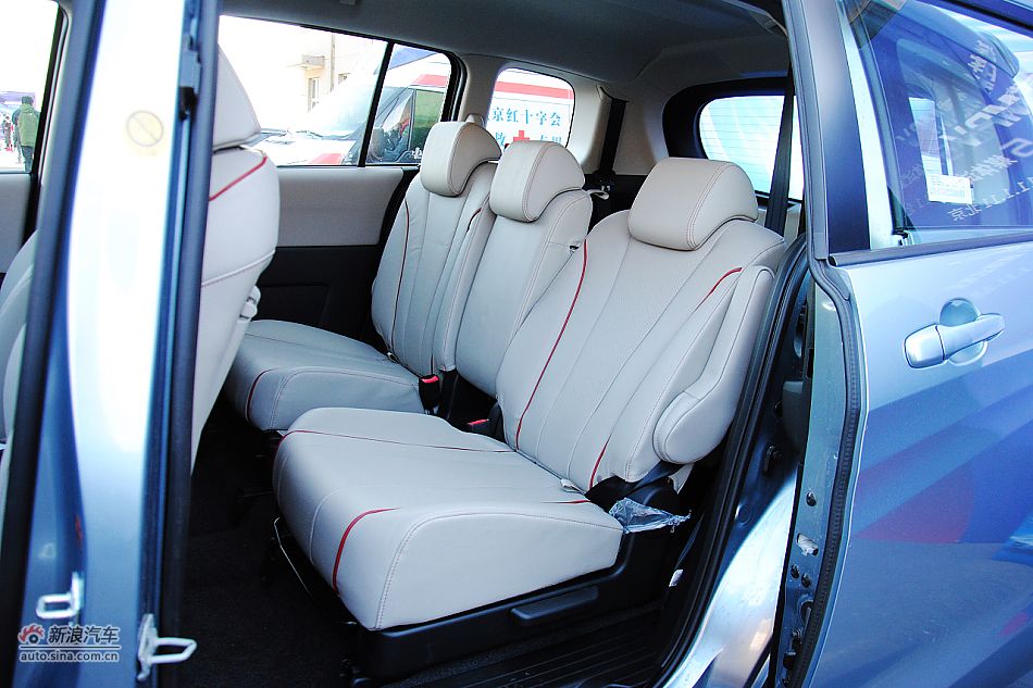 马自达5内饰