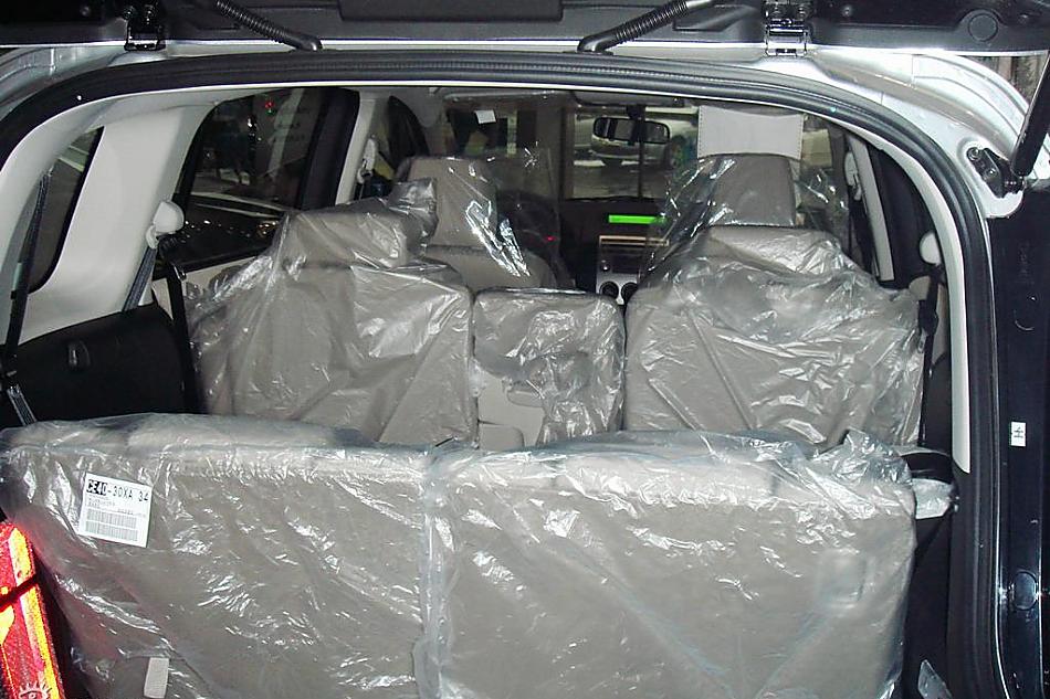 全新马自达5到店实拍