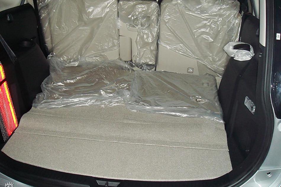 全新马自达5到店实拍