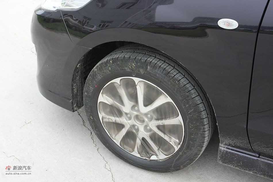 车辆外观及细节