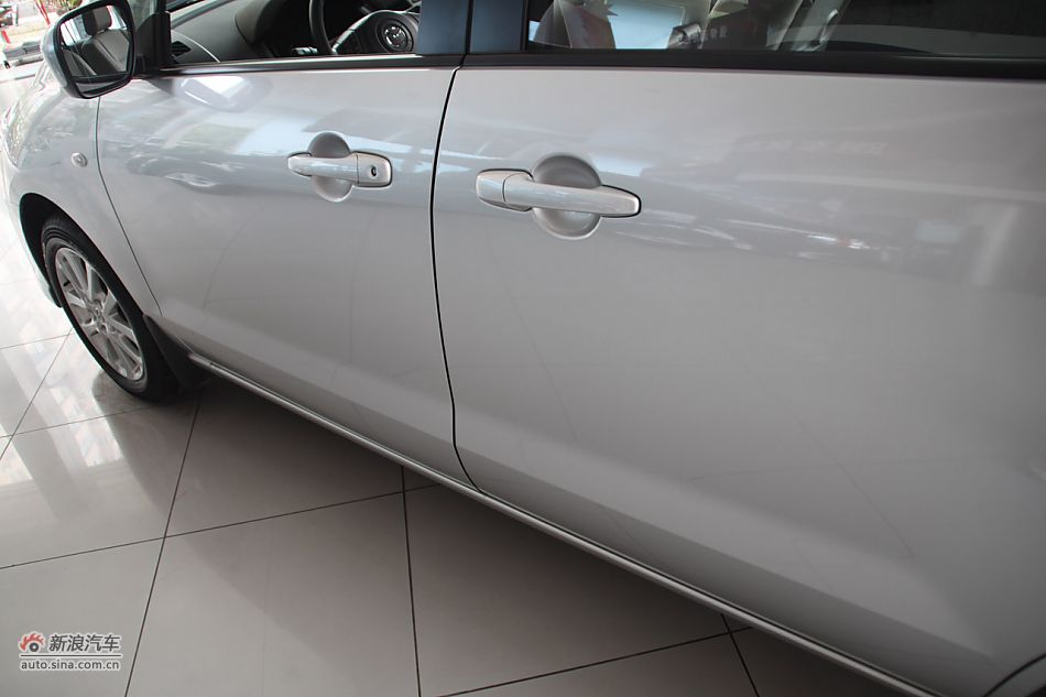 车辆外观及细节